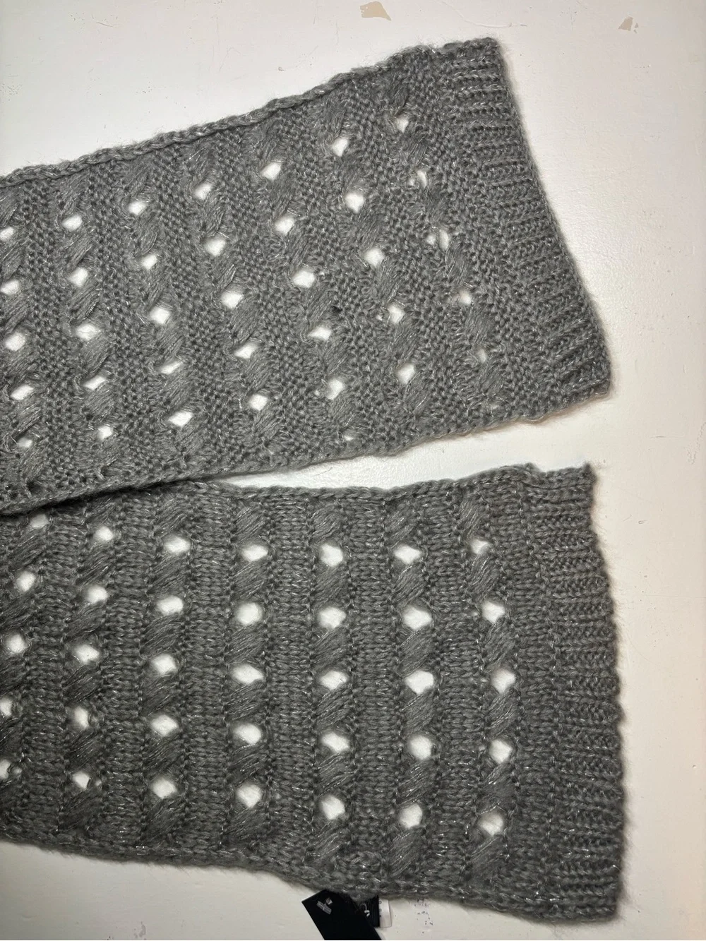 NWT Apt. 9 Light Gray Silver Cable Knit Beanie Hat & Scarf Set Pair Bow